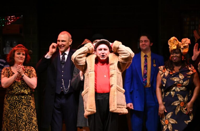 La estrella musical de Only Fools and Horses está “visiblemente molesta” después del abuso racista de la multitud