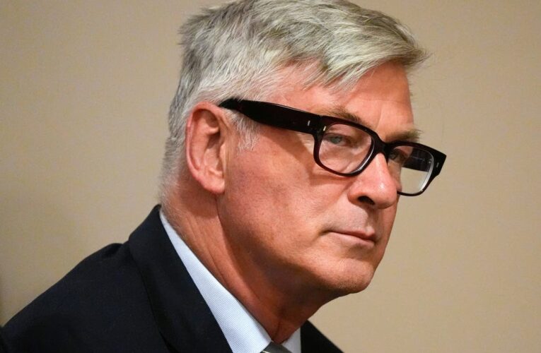 El caso del asesinato ‘óxido’ de Alec Baldwin se cierra cuando el fiscal retira la apelación