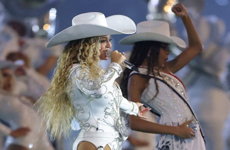 Espectáculo de medio tiempo de la NFL de Beyoncé: todos los huevos de Pascua integrados en una actuación espectacular el día de Navidad