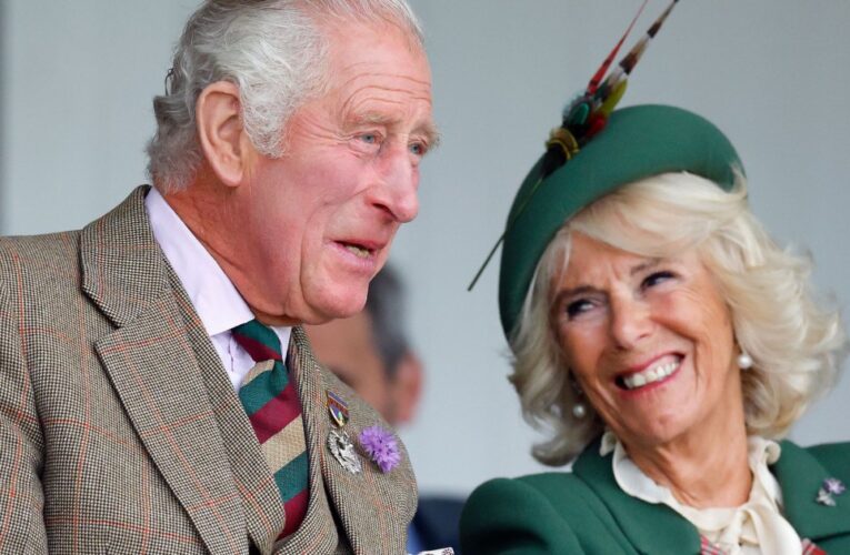 El vestido de la reina Camilla en el nuevo Palacio de Buckingham