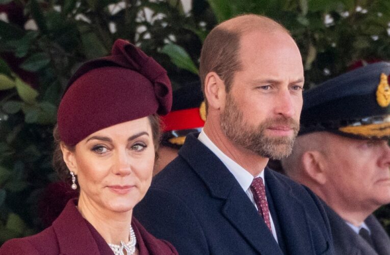 Resumen de noticias reales: tarjeta navideña debut de William y Kate