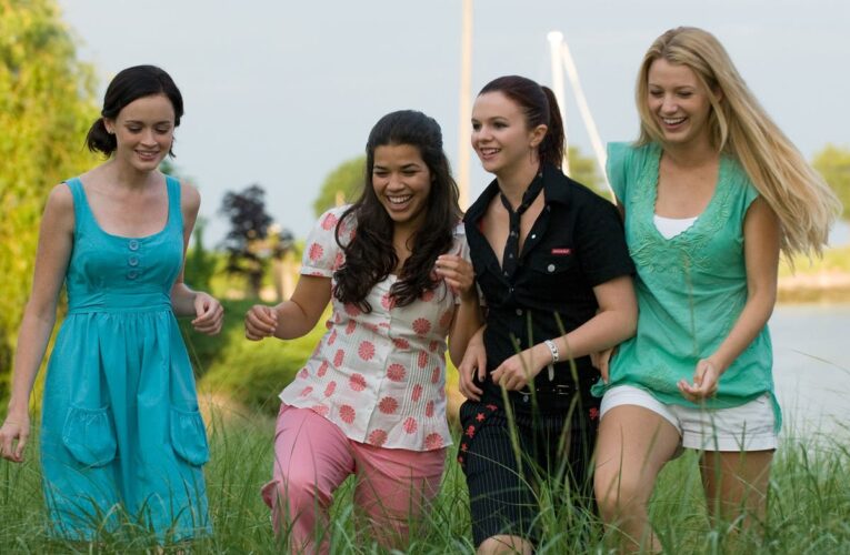 Las coprotagonistas de La Hermandad de los Pantalones Viajeros de Blake Lively muestran su apoyo en medio del caso de Justin Baldoni: ‘Inspiradas por el coraje de nuestra hermana’