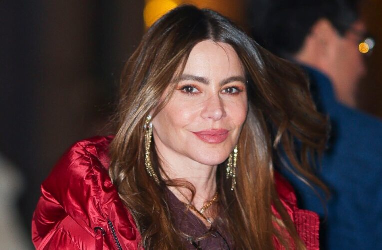 Sofía Vergara copia a Taylor Swift con un sexy top corsé