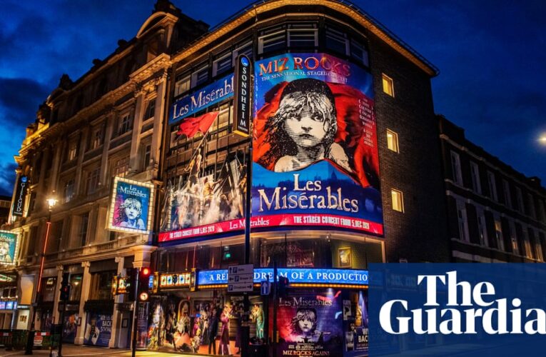 El productor del West End, Cameron Mackintosh, informa una caída de sus beneficios Cameron Mackintosh