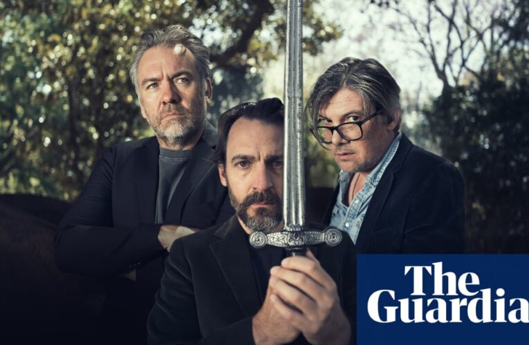 Estos tres actores interpretaron el papel de Hamlet. Ahora actúan en la rehabilitación de Hamlet Teatro australiano