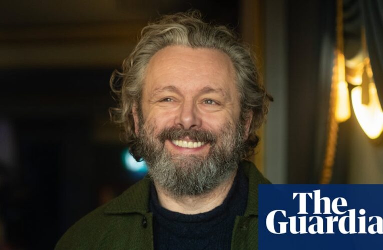 ‘Estoy repleto de ideas’: Michael Sheen inaugura el nuevo Teatro Nacional de Gales | Michael Sheen