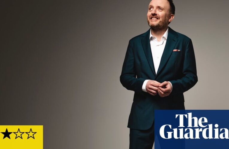 Chris McCausland: ‘¡Yonks!’ Reseña: Naughty vuelve al trabajo del día con una dura victoria comedia