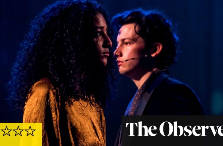Revisión de la fiesta de compromiso: una carta de amor decepcionante a Oldham | Teatro