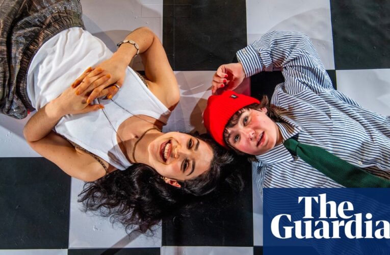 ‘Nuestro espectáculo encaja en una bolsa de lona’: Johlo y Natasha garra para anotar una triple rana Hammy. Teatro