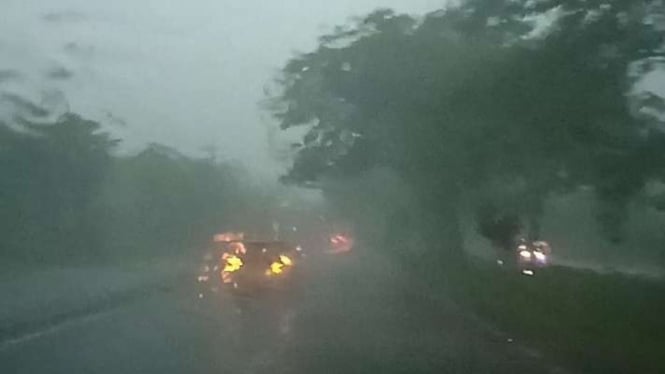 Yakarta está lista para la lluvia desde la mañana hasta el anochecer