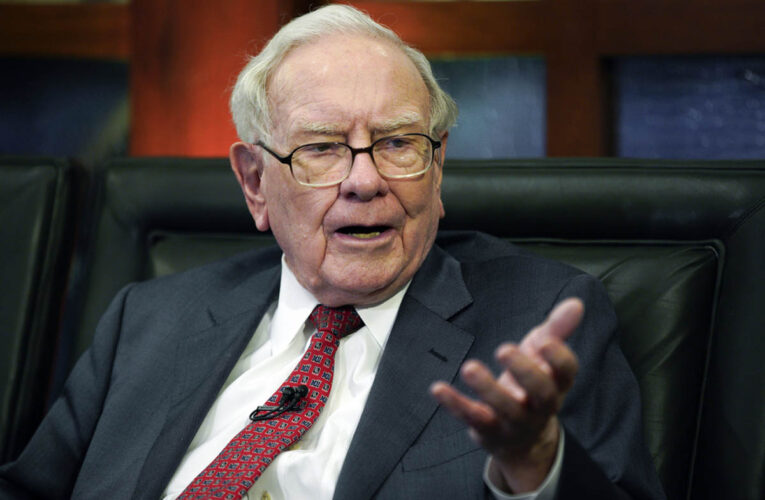 El inversionista Warren Buffett definió la tarifa potenciada de Trump como “trabajo de guerra”