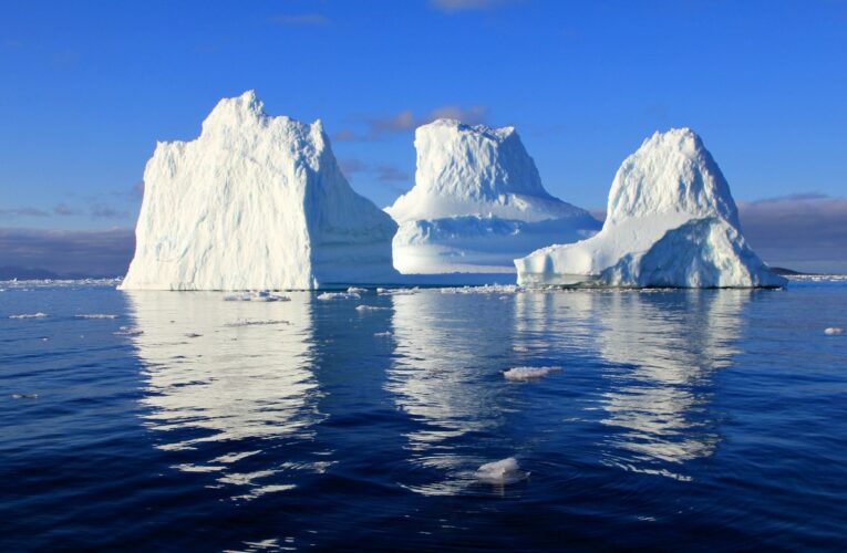 El iceberg más grande del mundo se detiene después de unos meses de movimiento