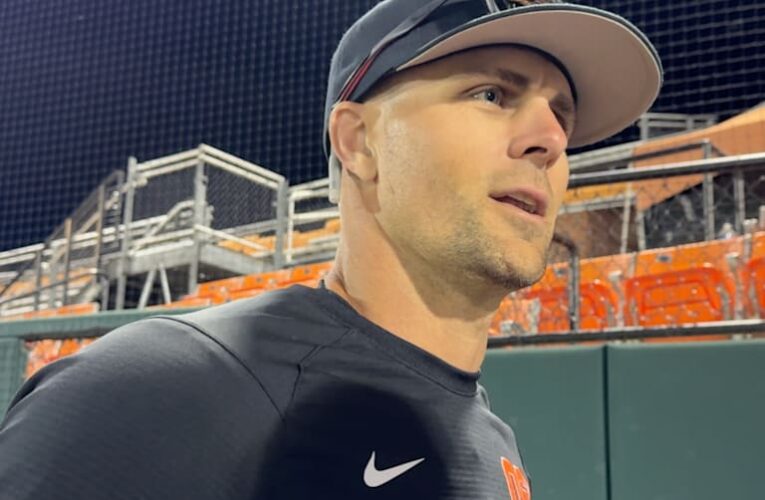 Ver: Oregon State Baseball HC Mitch Canham le dice a Oregon una pérdida