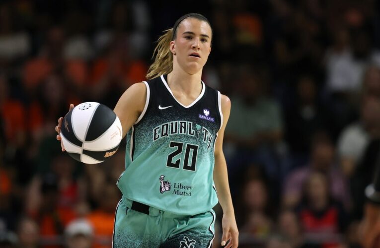 ¡La leyenda de Oregon Sabrina Aynesku llega a lo grande como una pista de riesgo en peligro!