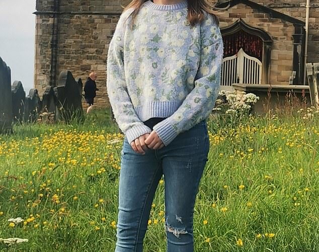 Estoy viviendo la peor pesadilla de todos los padres, dijo la devastada madre cuya hija, de 13 años, se quitó la vida después de amenazar con las redes sociales.