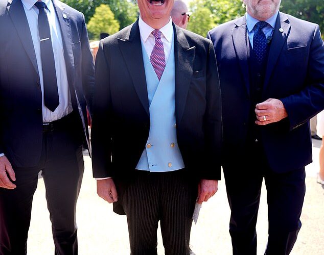 La reforma está en camino de ganar en las elecciones posgranales, la nueva encuesta muestra: el equipo de Nigel Pharaz ha tomado nueve puntos en la mano de obra