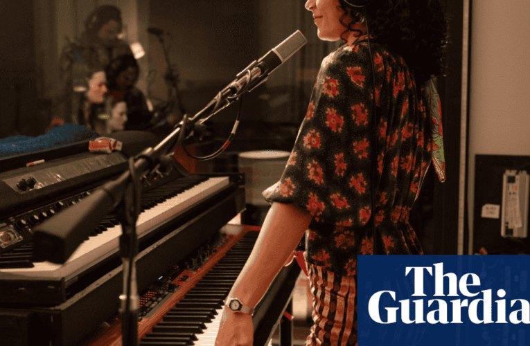 Mejor teatro para la transmisión este mes: suite de canciones de adicción estereofónica | Escenario