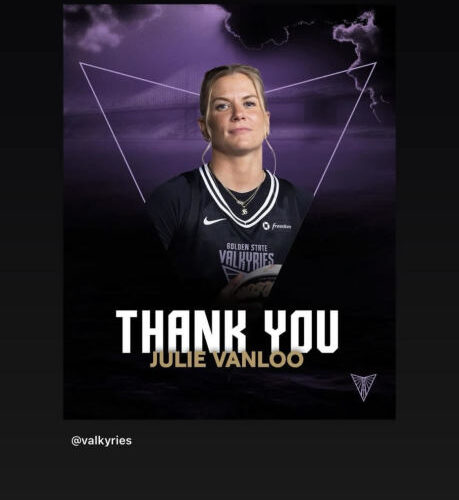 El jugador de la WNBA reacciona al lanzamiento del equipo temporalmente después de que el equipo se va