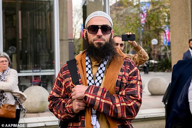 Wisam Hadad prohibió comentar comentarios antisemita públicamente después del Khutba Burning