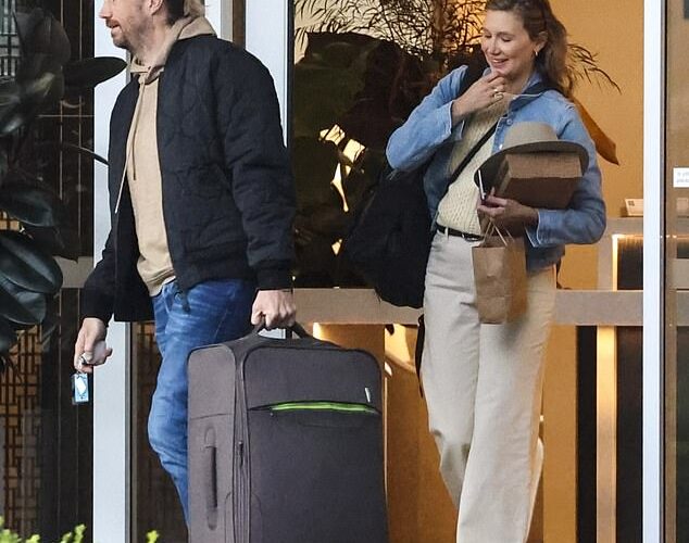 El multimillonario australiano Mike Cannon -Brokes se atrae a sí mismo un cruzado climático, pero su avión personal cuenta una historia diferente con su nueva novia