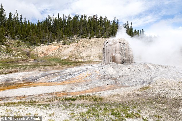 Yellowstone Hiker, de 17 años, Gizar Crast sufre de horribles quemaduras térmicas después de romperse la pierna
