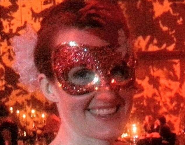 El correo electrónico escalofriante mamá fue enviado a una condición muerta, así como a una niña de 8 años dentro de un Airbnb de $ 1000 nite para matar a mamá