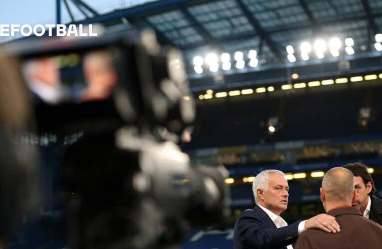 José Mourinho Stamford Bridge Return Sopla de los fanáticos del Chelsea un beso 😘