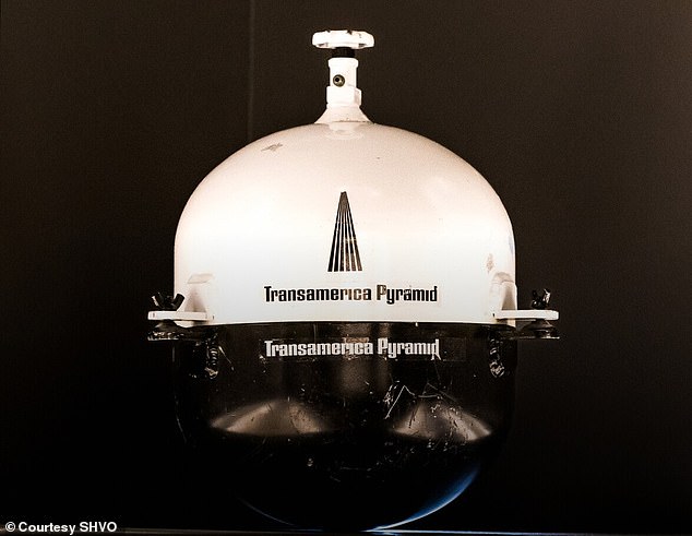 El contenido atractivo de Time Capsule se ha encontrado enterrado bajo el icónico rascacielos de San Francisco