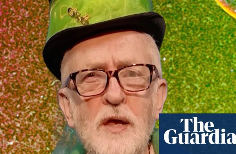 ‘Las improvisaciones nos sacudieron detrás de la cámara’: los cameos de Corbyn y McKellen elevan el perfil de Panto | temporada panto