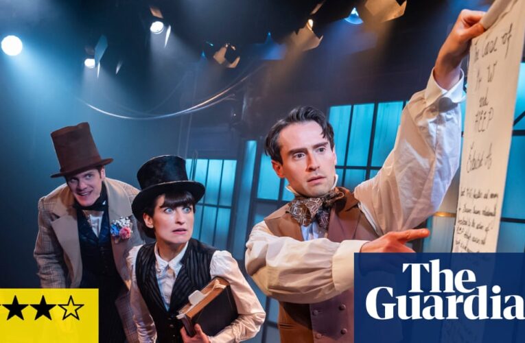 Revisión de David Copperfield: Dickens destilado en un innovador teatro de tres manos