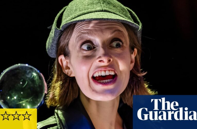 Sra. Holmes y Sra. Watson – Revisión del apartamento 2B: El misterioso caso de Sherlock, quien hace bromas | el teatro