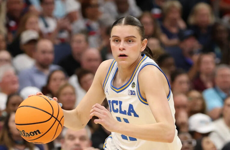 Los 29 puntos de Gabriella Jacquez llevan al No. 3 UCLA a una victoria 99-77 sobre el No. 14 Tennessee