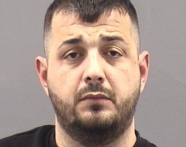 Contrabandista y traficante de drogas albanés que intentó introducir inmigrantes a Gran Bretaña en camiones desde Bélgica condenado a 10 años de prisión