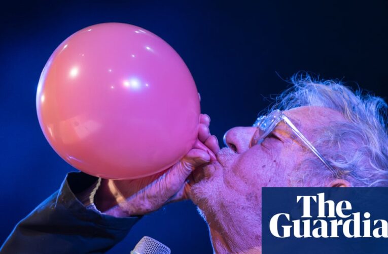 ‘Me encanta que haya algo tan gay en medio de Escocia’: Ian McKellen y Graham Norton se unen a Alan Coming para Out in the Hills | Teatro del Festival de Pitlochry