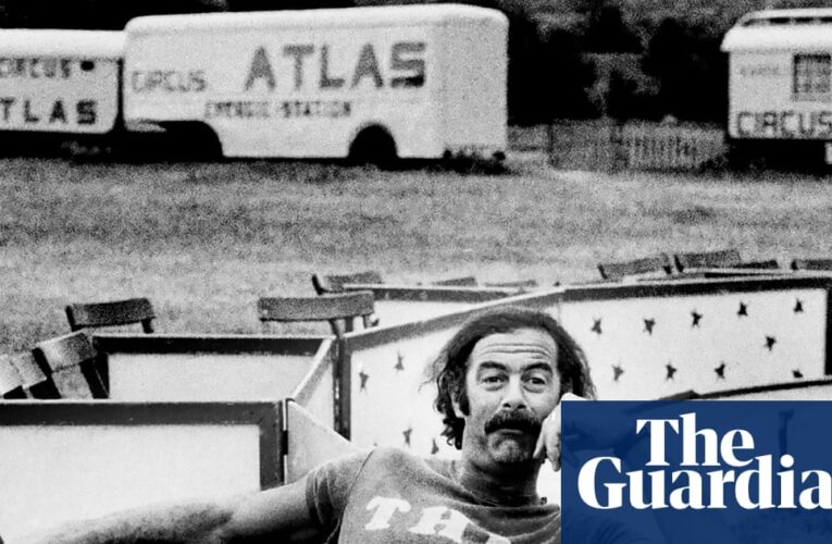 Cambiador de escena: De viaje con el grupo de teatro experimental Pip Simmons – en imágenes