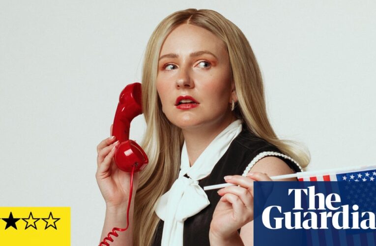 Rotas: Revisión de recepcionista de EE. UU. – Sátira de maga puntiaguda con una estrella realmente divertida | el teatro