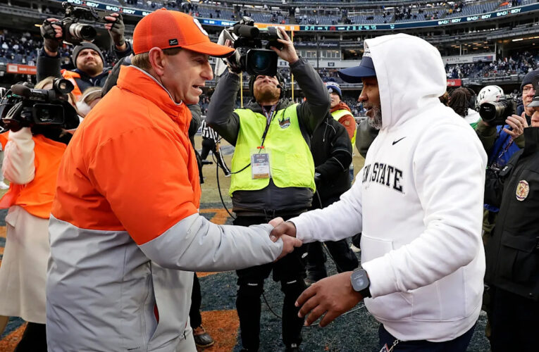 Dabo Swinney de Clemson acusa a Ole Miss de manipulación por parte de Pete Goulding y pide reformas