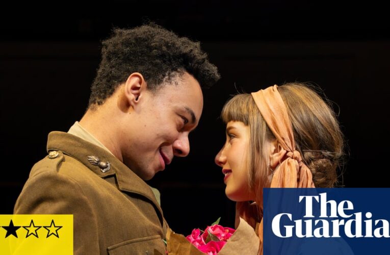 Reseña de Rivals: un renacimiento embriagador y estilo flapper de diversión navideña elegante y tonta | el teatro