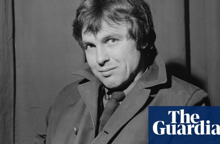 El genio satírico de John Antrobus y Spike Milligan el teatro