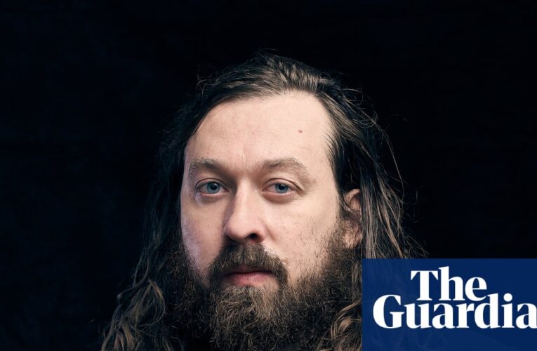 Simon Stone sobre seducir a las estrellas de cine en el escenario, la tragedia familiar y la puesta en escena de Chéjov en coreano: “Es uno de los momentos de mayor orgullo de mi carrera” | Simón Piedra