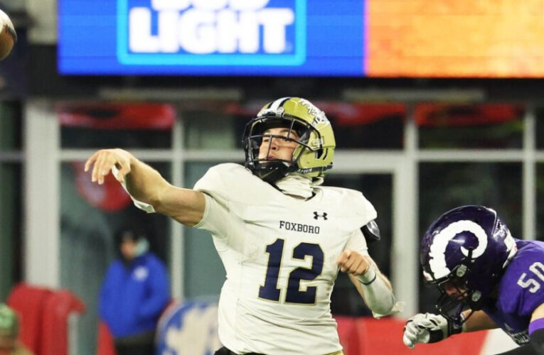 El equipo de fútbol de la escuela secundaria de Massachusetts respondió a los comentarios de Drake.