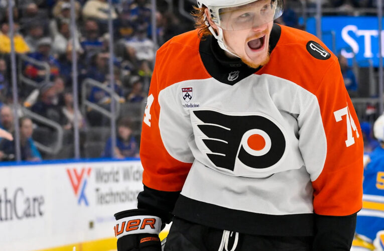 REACCIÓN INSTANTÁNEA: El triplete de OWEN TIPPETT enoja a los Flyers en Colorado